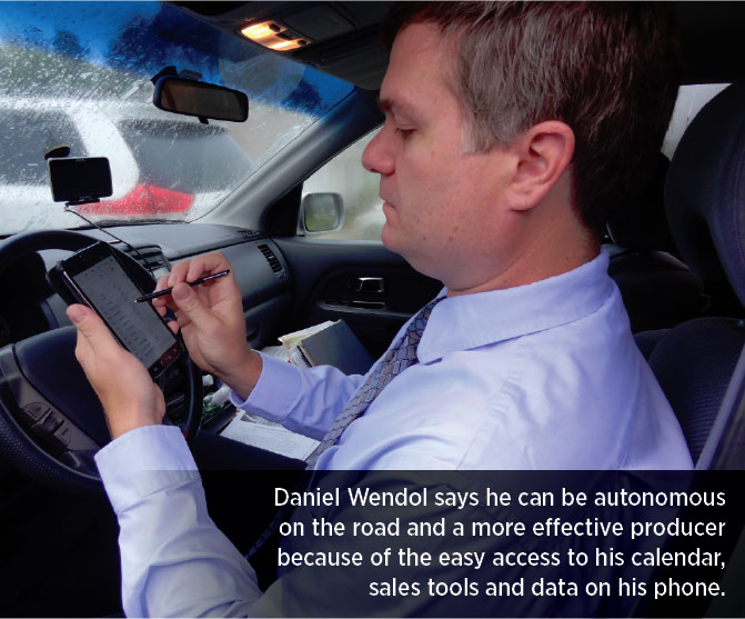 Daniel Wendol and his Samsung Galaxy Not II
